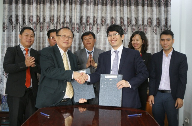 Trường Đại học Hà Tĩnh hợp tác với Sở Giáo dục và Thể thao thủ đô Viêng Chăn