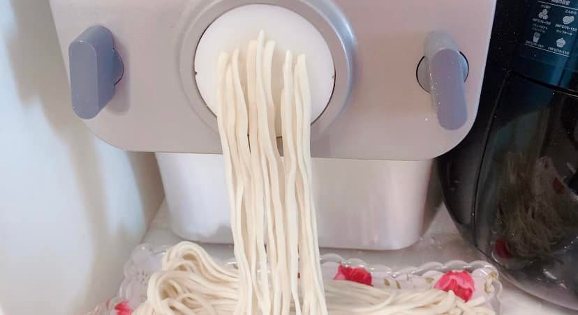 Sợi phở chay ra từ máy phải rời rạc mịn màng là đạt.