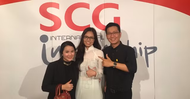 Cát Anh cùng các bạn trong đợt thực tập