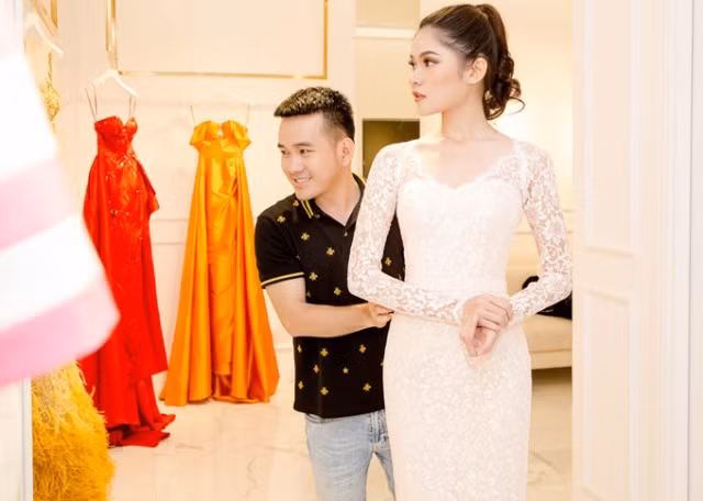 Á hậu Thùy Dung thử trang phục dự thi Hoa hậu Quốc tế