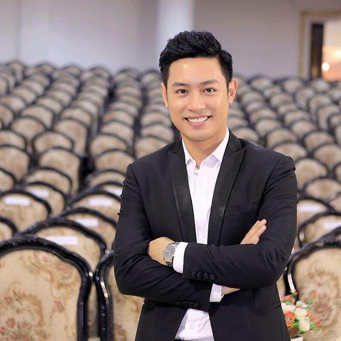 Đốn tim trước nụ cười tỏa nắng của thầy giáo dẫn chương trình VTV kết nối ảnh 1 Đốn tim trước nụ cười tỏa nắng của thầy giáo dẫn chương trình VTV kết nối ảnh 1