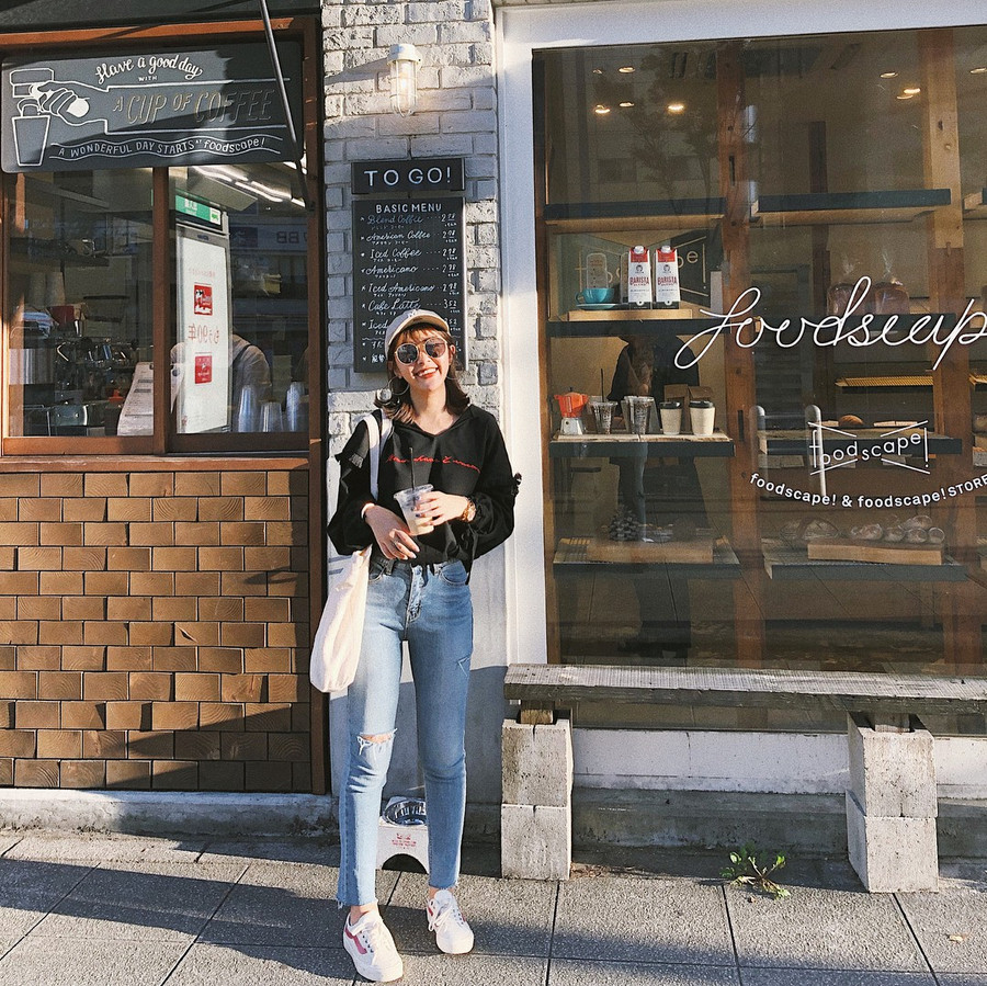 42502639_292750454671281_5921027045803801790_n