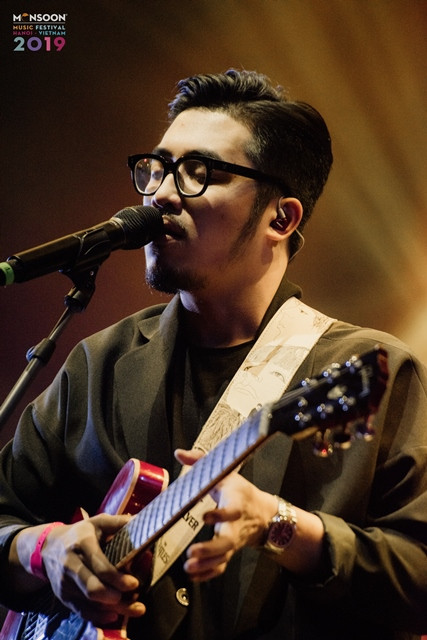 Vũ. phiêu tại đêm đầu tiên của Monsoon Music Festival 2019. Ảnh: MMF. Vũ. phiêu tại đêm đầu tiên của Monsoon Music Festival 2019. Ảnh: MMF.