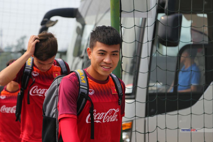 Tiền đạo Đinh Thanh Bình chia sẻ với Thethao247 rằng các bài tập trên tuyển rất nặng so với khi ở CLB.