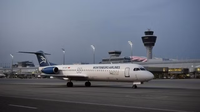 Phi công ngất xỉu đột ngột khi máy bay đang chở 90 người - 2