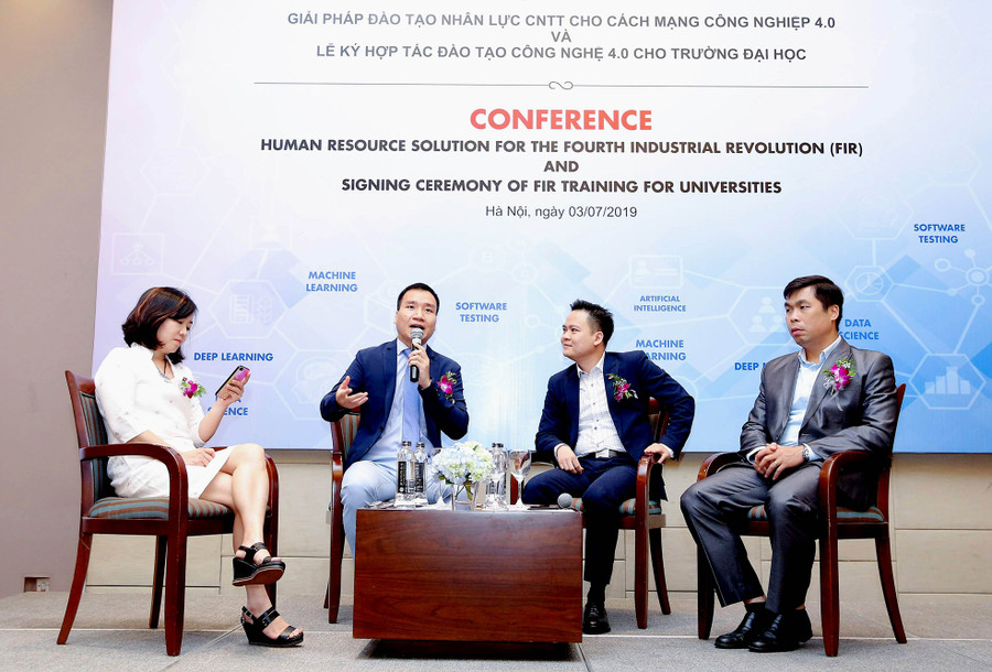 Các chuyên gia nhấn mạnh ý nghĩa của nhân lực CNTT thời 4.0