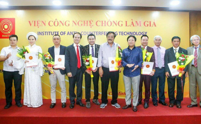 Dư luận cũng dậy sóng khi “Nữ hoàng văn hóa tâm linh” Phạm Nữ Hiền Ngân vừa được lựa chọn làm Phó ban Phát triển thương hiệu và Chống hàng giả