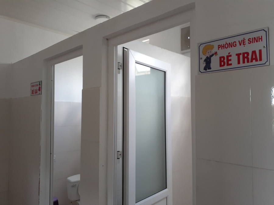 Hình ảnh “bé trai”, “bé gái” ngộ nghĩnh giúp trẻ nhận biết khu vực dành riêng cho con trai, con gái Hình ảnh “bé trai”, “bé gái” ngộ nghĩnh giúp trẻ nhận biết khu vực dành riêng cho con trai, con gái