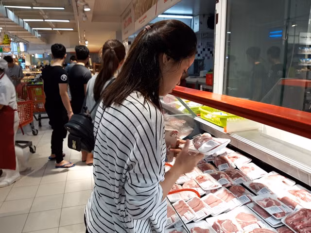 Nội tạng NK có giá rẻ hơn vài lần hàng nội