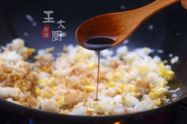 Cơm chiên trứng cứ làm theo kiểu này đảm bảo thơm ngon, hấp dẫn hơn nhiều 4