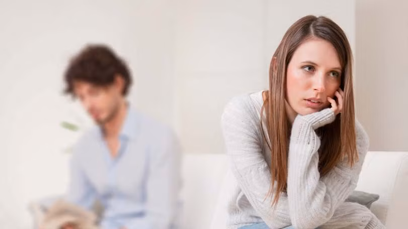 Khi bạn đã trải qua một ngày căng thẳng, bạn có ít năng lượng cảm xúc hơn để dành cho việc nuôi dưỡng mối quan hệ. (Ảnh: ITN).