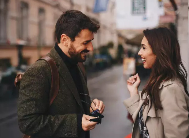 Hãy chú ý đến những điều nhỏ nhặt nhưng lại có ý nghĩa rất lớn đối với phụ nữ. (Ảnh: ITN).