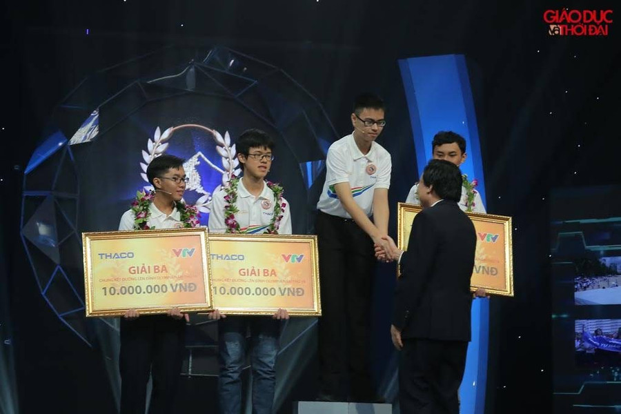 Cuộc thi chung kết năm Đường lên đỉnh Olympia 2019 thật sự gay cấn ở phần về đích khi mà Thế Trung và Hải Đăng có thời điểm cùng đạt 215 điểm. Cuộc thi chung kết năm Đường lên đỉnh Olympia 2019 thật sự gay cấn ở phần về đích khi mà Thế Trung và Hải Đăng có thời điểm cùng đạt 215 điểm.