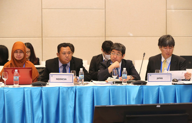 Các đại biểu tại cuộc họp