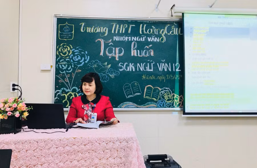 Cô Lưu Thị Lập - Hiệu trưởng Trường THPT Hoàng Cầu.