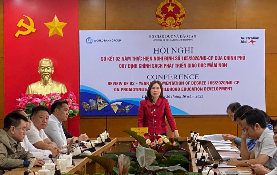 Bà Dương Bích Nguyệt, Giám đốc Sở GD&ĐT tỉnh Lào Cai phát biểu tại Hội nghị Sơ kết 2 năm thực hiện Nghị định số 105. Bà Dương Bích Nguyệt, Giám đốc Sở GD&ĐT tỉnh Lào Cai phát biểu tại Hội nghị Sơ kết 2 năm thực hiện Nghị định số 105.