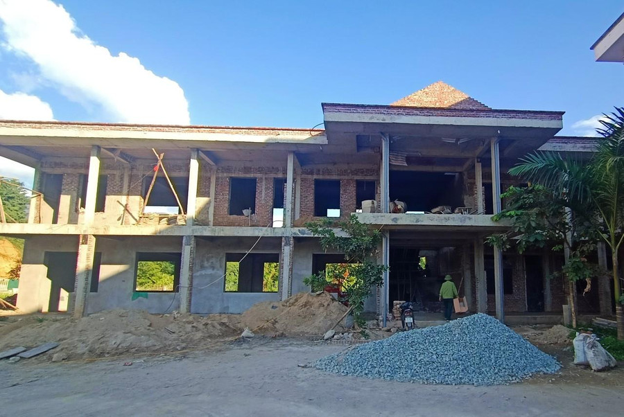 Trường THPT Nậm Nhùn đang được đầu tư cơ sở vật chất. Trường THPT Nậm Nhùn đang được đầu tư cơ sở vật chất.