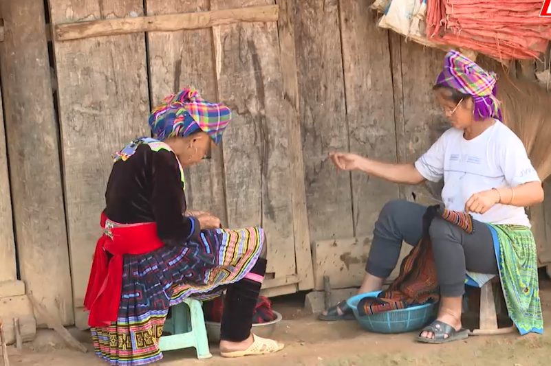 Người dân ở Tả Lèng đã thay đổi nhận thức trong phát triển kinh tế. Người dân ở Tả Lèng đã thay đổi nhận thức trong phát triển kinh tế.