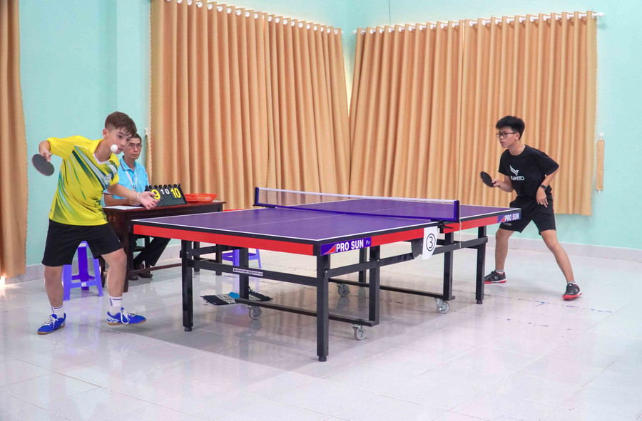 Các vận động viên nỗ lực thi đấu tại Hội khỏe. Ảnh: Phan Hân.