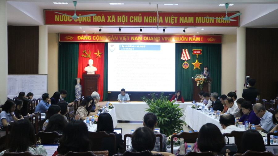 Hội thảo thu hút sự tham gia của đông đảo chuyên gia giáo dục, khách mời.