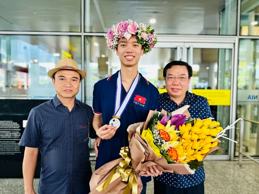 Hoàng Tuấn Dũng đã thi đấu hết mình và giành tấm HCB kỳ thi Olympic Toán quốc tế (IMO) 2023 tại Nhật Bản. Ảnh: NVCC.