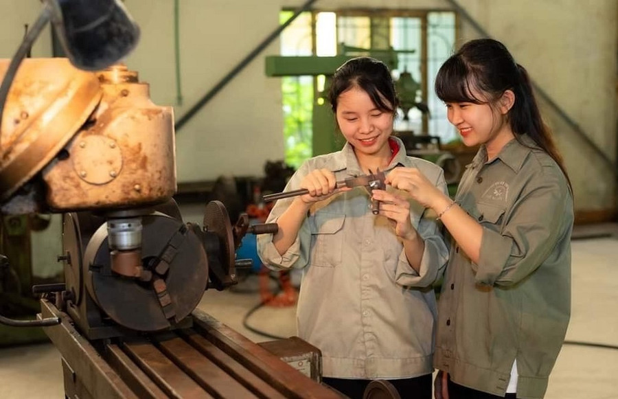 Tỷ lệ sinh viên ra trường có việc làm của Trường Đại học Kỹ thuật Công nghiệp chiếm tới 97% mỗi năm