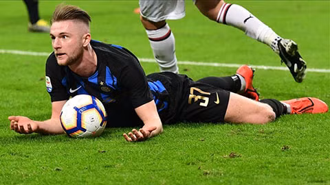 Madrid và Barcelona tranh giành Skriniar