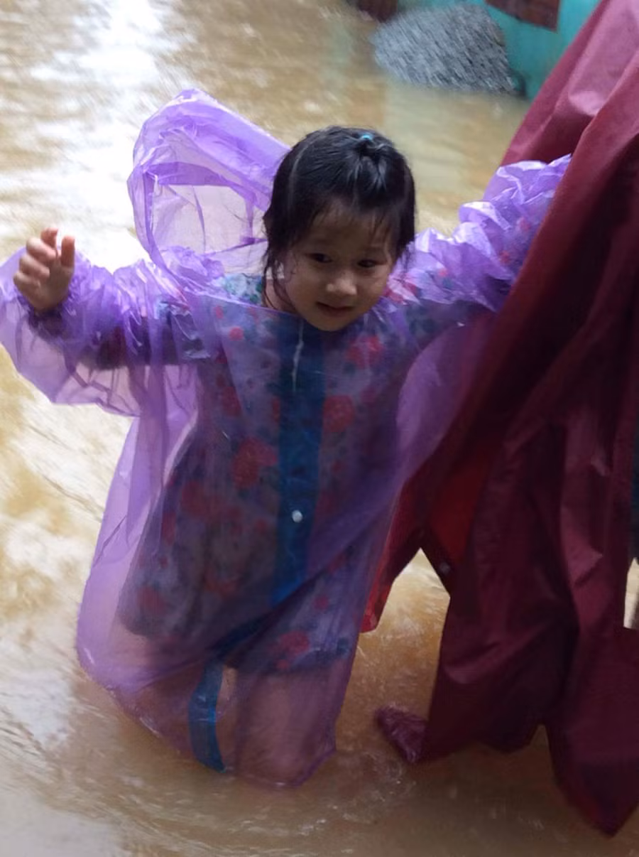 Dân Huế chạy lụt