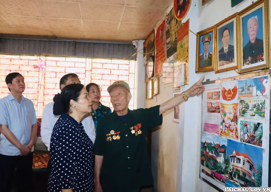 Chiến sĩ Điện Biên Nguyễn Văn Cư (thành phố Lai Châu) chia sẻ về kỷ niệm thời kháng chiến và những người anh em ruột thịt đã hi sinh.