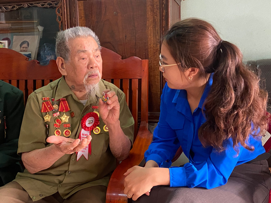 Chiến sĩ Điện Biên Vũ Văn Tri kể về những năm tháng hào hùng trên chiến trường Điện Biên Phủ.