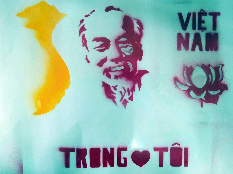 Bức tranh về Bác Hồ được học sinh vẽ và trưng bày tại chương trình. Bức tranh về Bác Hồ được học sinh vẽ và trưng bày tại chương trình.