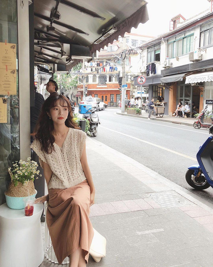 Tranh thủ trời mát, học ngay theo 12 set đồ đơn giản này để khỏi phải nghĩ nhiều hàng ngày - Ảnh 11.