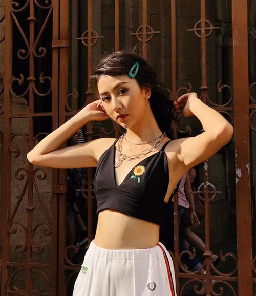 Kẹp tóc bản to: Phụ kiện làm mưa làm gió trong hè 2019 ảnh 5