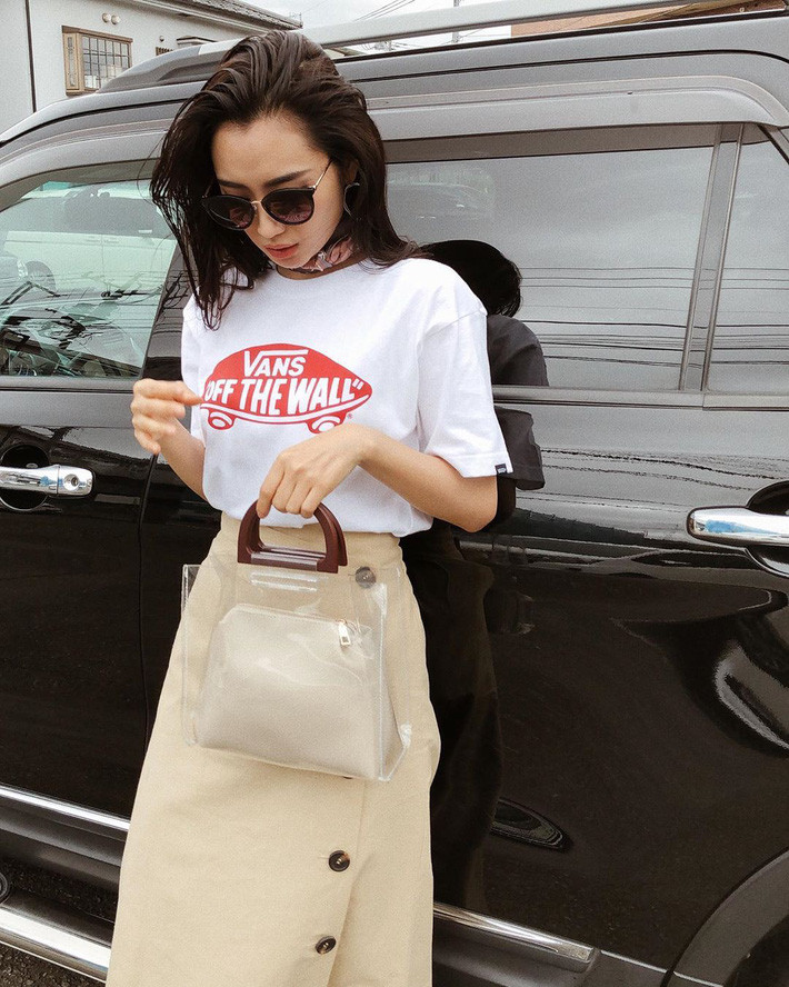 Tranh thủ trời mát, học ngay theo 12 set đồ đơn giản này để khỏi phải nghĩ nhiều hàng ngày - Ảnh 6.