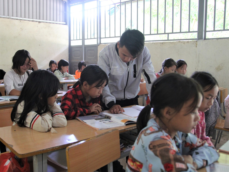 Tỷ lệ huy động trẻ đến trường trong độ tuổi đi học THCS vượt kế hoạch UBND tỉnh giao. Tỷ lệ huy động trẻ đến trường trong độ tuổi đi học THCS vượt kế hoạch UBND tỉnh giao.