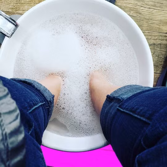 8 mẹo giảm đau lưng không cần dùng thuốc cho dân văn phòng - Ảnh 4.