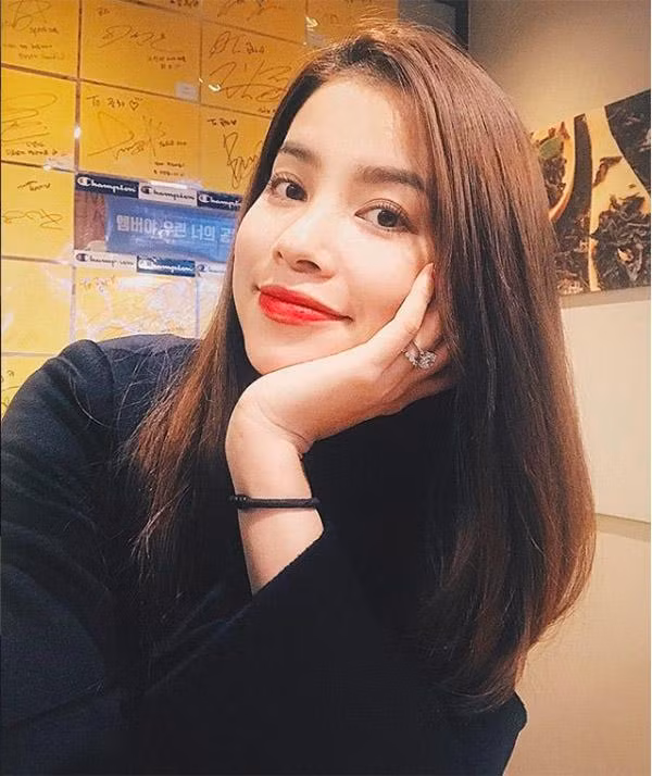 Mê mẩn kiểu tóc màu nâu khói đẹp trẻ trung nhất năm 2019 ảnh 10 Mê mẩn kiểu tóc màu nâu khói đẹp trẻ trung nhất năm 2019 ảnh 10