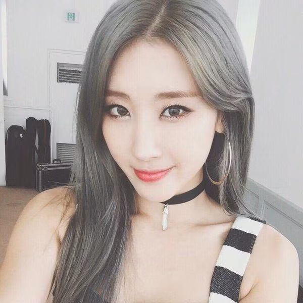 Mê mẩn kiểu tóc màu nâu khói đẹp trẻ trung nhất năm 2019 ảnh 4 Mê mẩn kiểu tóc màu nâu khói đẹp trẻ trung nhất năm 2019 ảnh 4