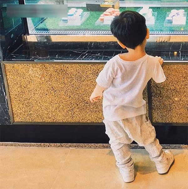 noi chang ngoa, cac co chu cung phai xach dep chay theo phong cach cua 5 nhoc ti nay - 10