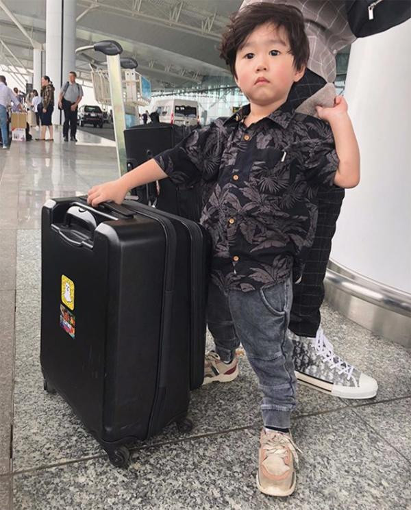 noi chang ngoa, cac co chu cung phai xach dep chay theo phong cach cua 5 nhoc ti nay - 7