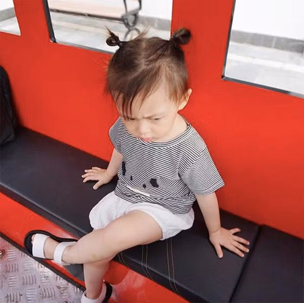 noi chang ngoa, cac co chu cung phai xach dep chay theo phong cach cua 5 nhoc ti nay - 15