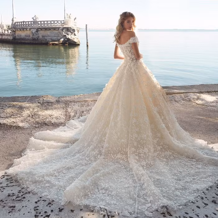 Loạt váy cưới đẹp như cổ tích này cô nàng nào chẳng muốn diện trong ngày trọng đại đời mình