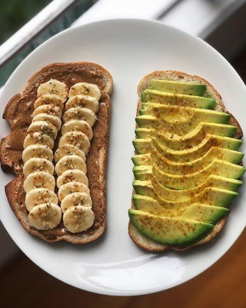 Học theo thực đơn bữa sáng nhanh gọn với quả bơ của Hà Tăng để giúp giữ dáng, đẹp da - Ảnh 7.