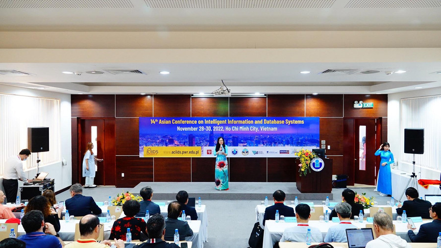 Quang cảnh hội nghị quốc tế.