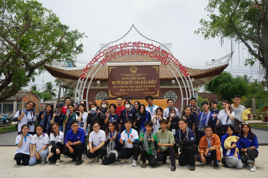Ngoài giờ học trên lớp, sinh viên có thể đăng ký tham gia các hoạt động tình nguyện ở nhiều địa phương - Ảnh: Đoàn Hội khoa Triết học