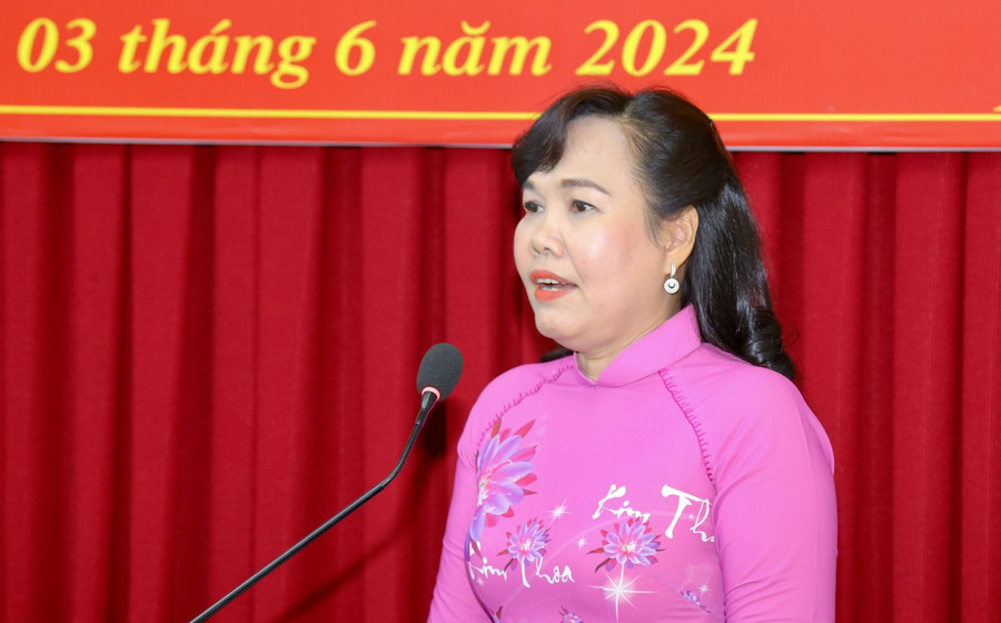 Bà Võ Kim Thoa, tân Trưởng Ban Dân vận Thành ủy Cần Thơ. Bà Võ Kim Thoa, tân Trưởng Ban Dân vận Thành ủy Cần Thơ.