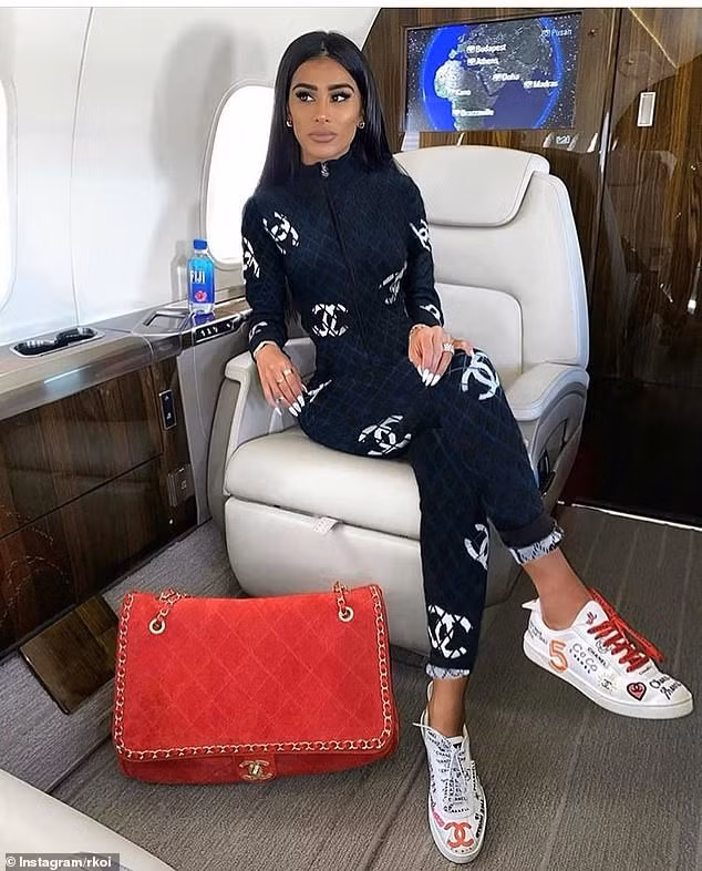 Muôn kiểu khoe của của hội ‘rich kid’ quốc tế dịp Giáng sinh - ảnh 5