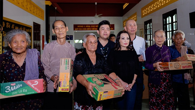 Quang Lê khoe biệt thự dát vàng lộng lẫy khiến ai cũng choáng ngợp - 12