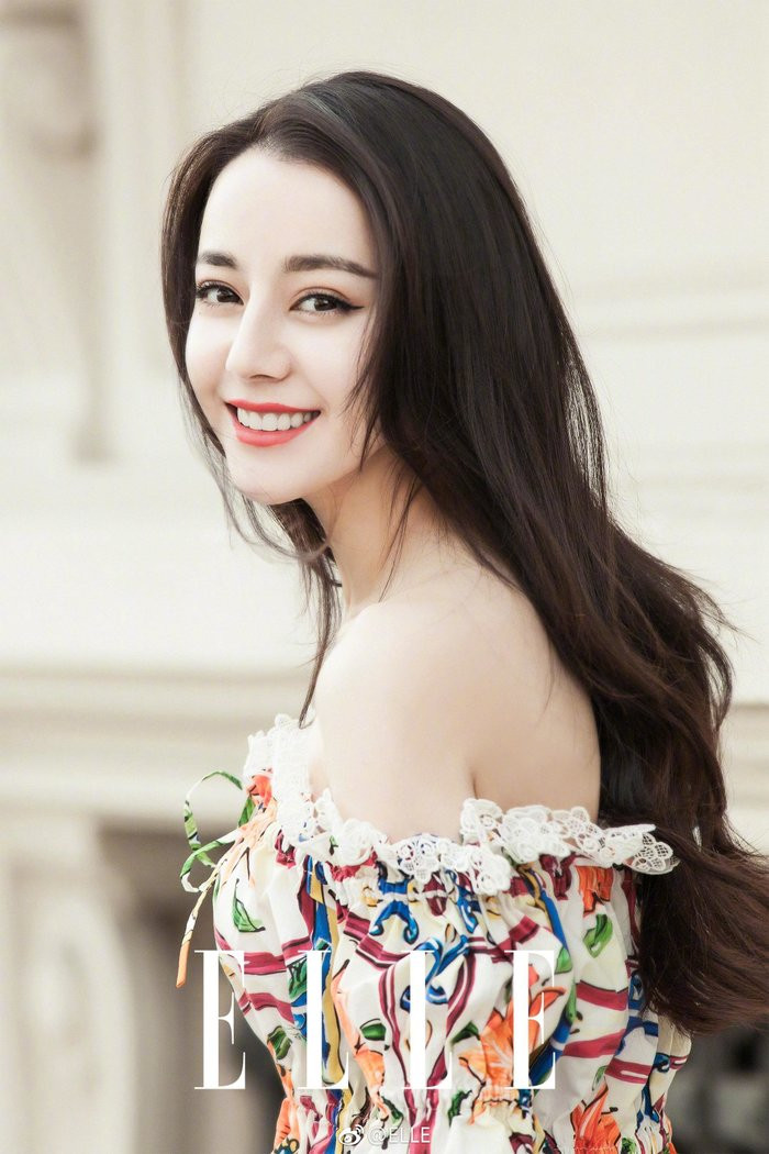 Nhan sắc một 9 một 10 của Địch Lệ Nhiệt Ba và Cổ Lực Na Trát ảnh 1 Địch Lệ Nhiệt Ba