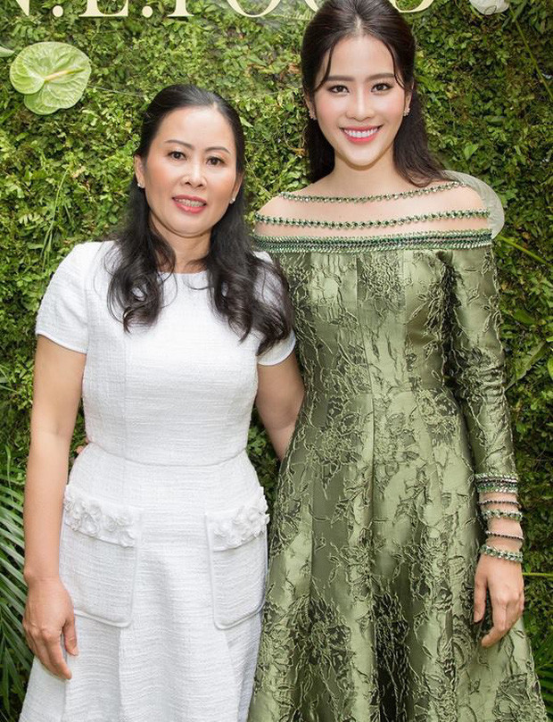 Mẹ Nam Em tiết lộ sự tích về cái tên "Nam Anh - Nam Em" ảnh 1 Mẹ Nam Em tiết lộ sự tích về cái tên Nam Anh - Nam Em và sẵn tiện bóc phốt con gái trên truyền hình-1